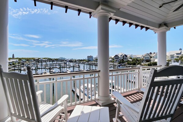 Property grounds - L'Attitude is a beautiful four-bedroom house situated in the harbor. (Bald Head Island)