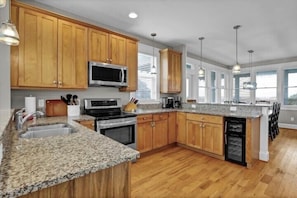 Fridge, microwave, oven, stovetop - Oceanfront, 4 Bedrooms, BHI (Bald Head Island)