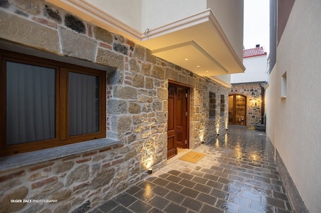 Exterior. Moonlight Serenade