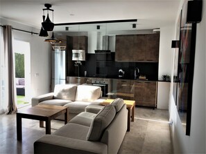 Smart TV - LUXURY BANUS PUERTO GOLF (Nueva Andalucia)