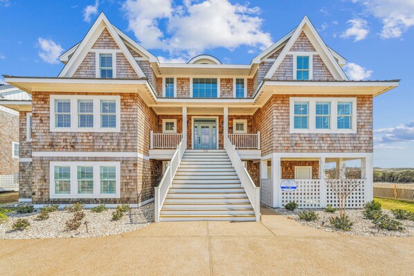 Unclassified image, 1 of 175, button