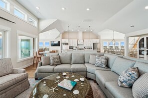 テレビ、暖炉、卓球台