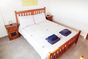 2 slaapkamers, een strijkplank/strijkijzer, wifi, beddengoed