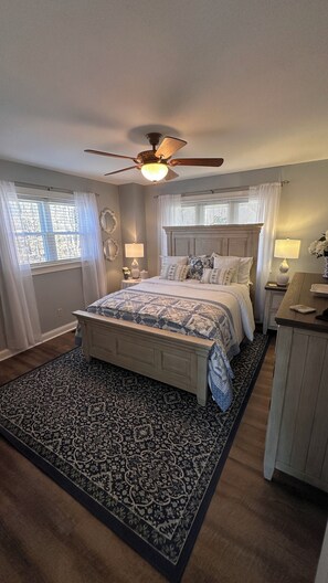 4 bedrooms, iron/ironing board, WiFi, bed sheets