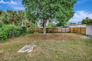 House, Multiple Beds, Kitchen, Garden View (Pompano Beach Bungalow) | View from room - Pompano Beach Bungalow for 5! (Pompano Beach)