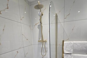 아파트 | 욕실 | 샤워기/욕조 결합, 전신 욕조, 헤어드라이어, 타월