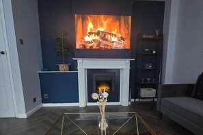 아파트 | 거실 공간 | 벽난로