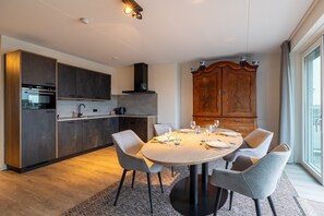 Apartment | Dining