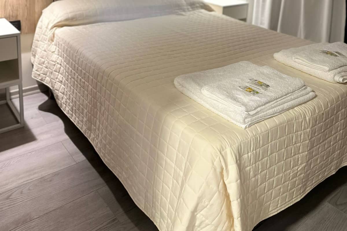 Deluxe Cabin, Balcony, Mountain View | 2 bedrooms, free WiFi