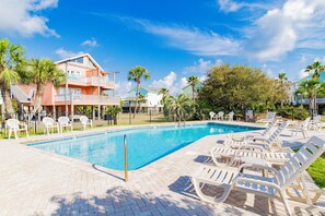 Pool - *Steps to the Beach*Community Pool*2 Beds/3baths in Gulf Shores* (Gulf Shores)