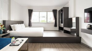 Executive Double Room | Premium bedding, minibar, desk, WiFi (free)