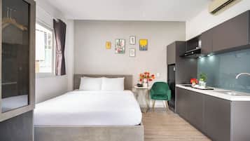 Premium Double Room | Premium bedding, minibar, desk, free WiFi