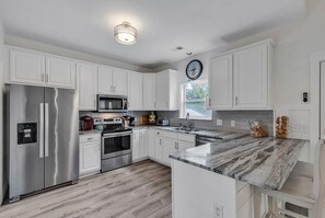 Fridge, microwave, oven, stovetop - Marsh Estate: 3-Units + Theater Room! Putting! (Murrells Inlet)