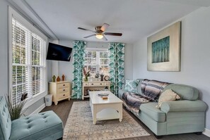 电视、书、立体声音响