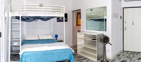 1 chambre, fer et planche à repasser, lit parapluie, Wi-Fi gratuit