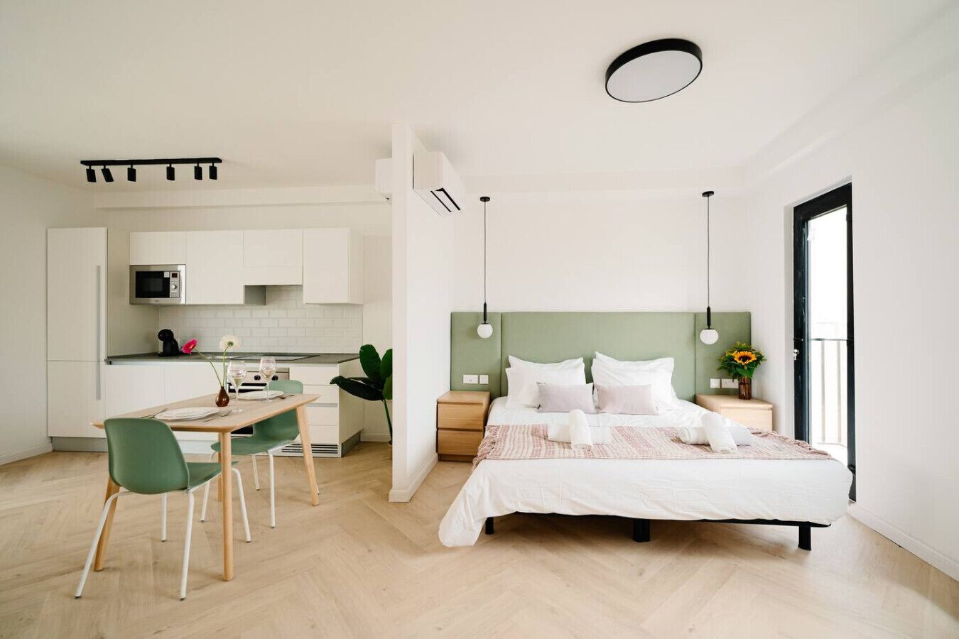 1 bedroom, desk, iron/ironing board, WiFi