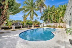 Outdoor pool - Poolside Paradise Dock & Pool! (Oakland Park)