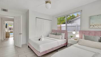 4 habitaciones, decoración personalizada y muebles diferentes