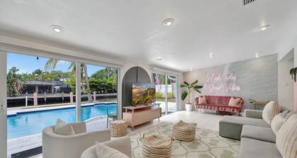 Poolside Paradise Dock & Pool!