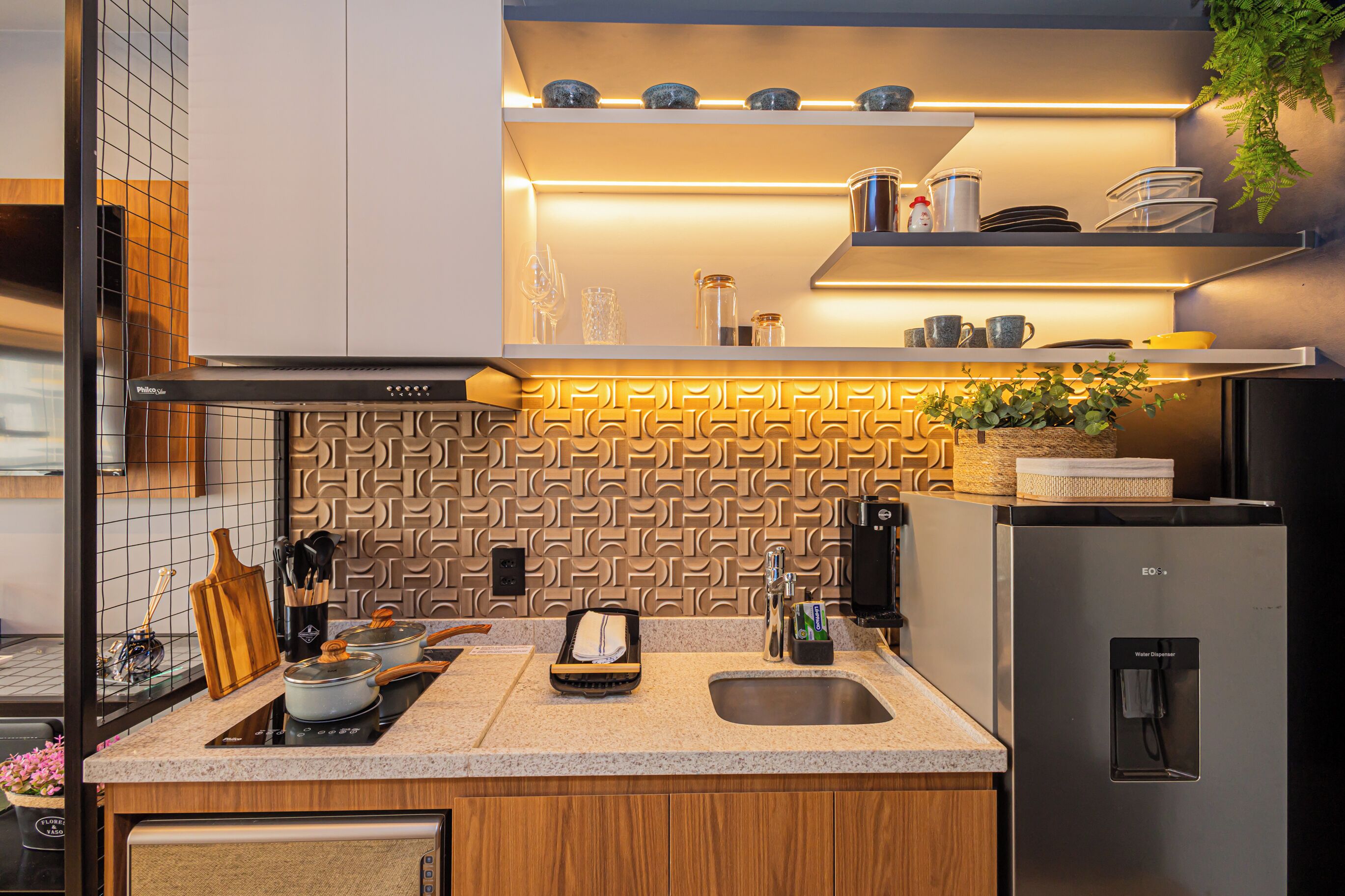 Deluxe Apartment, City View | Private kitchen | Fridge, microwave, stovetop, coffee/tea maker