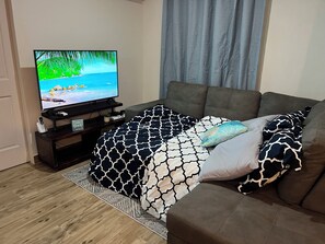 2 bedrooms, in-room safe, desk, iron/ironing board