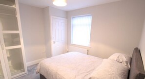 2 chambres, bureau, Wi-Fi, draps fournis