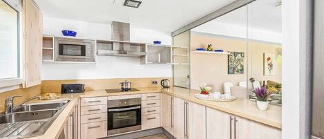 Fridge, microwave, oven, dishwasher