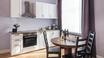 Kühlschrank, Ofen, Herdplatte, Geschirrspüler