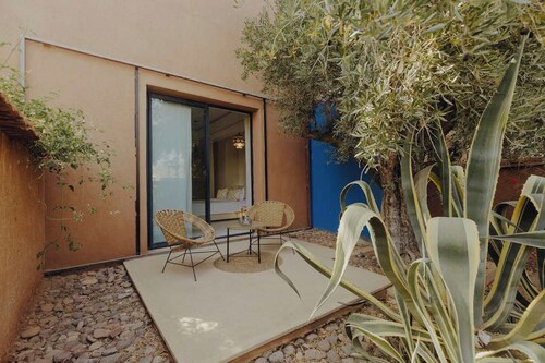 The Garden of Siredrah, an Oasis with Pool and Hammam