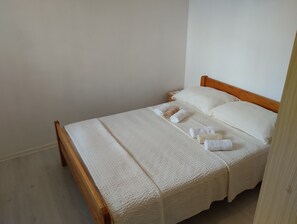 4 bedrooms, iron/ironing board, WiFi, bed sheets - Seaview Apartment with terrace - 1 (Žaborić)