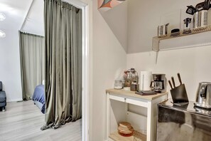 Interior - Sunshine Retreat Studio for 2! (Fort Lauderdale)