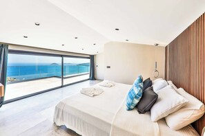 6 bedrooms, WiFi, bed sheets