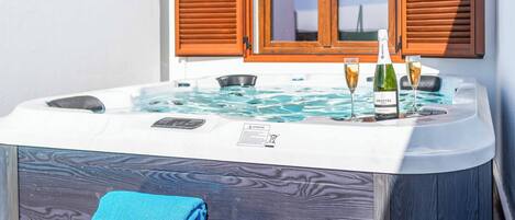 Baignoire à remous extérieure