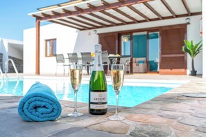 Et oppvarmet basseng