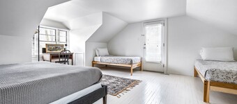 Juniper Presents: 4BR Cottage w/ Fire Pit, Hammock + Nr Scenic Path