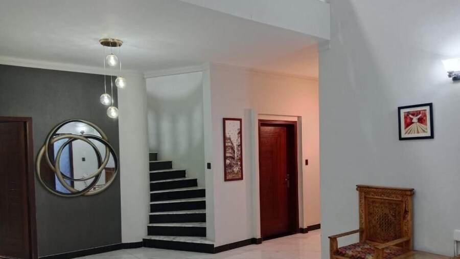 Varano Guest House