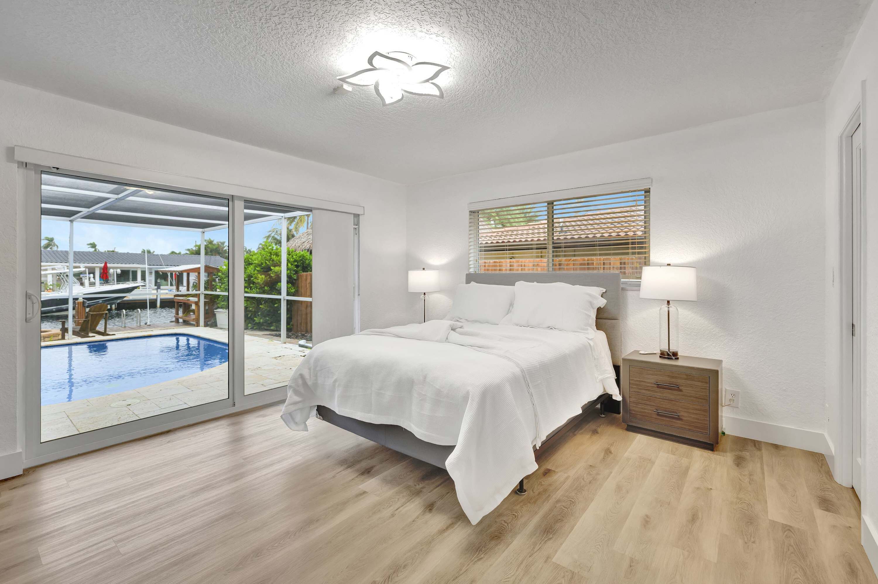 3 bedrooms, individually decorated, individually furnished, bed sheets