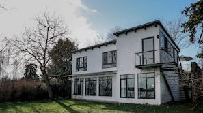 Exterior - Bauhaus OG - Bright apartment with private sun terrace (Werder (Havel))