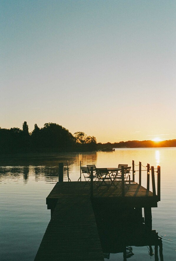 المنطقة المحيطة بالمنشأة