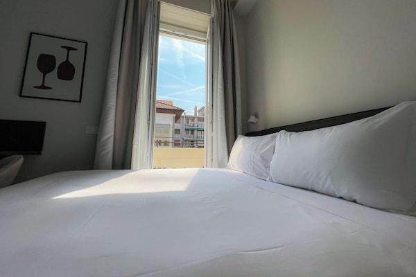 Camera Superior | Una cassaforte in camera, ferro/asse da stiro, Wi-Fi gratuito