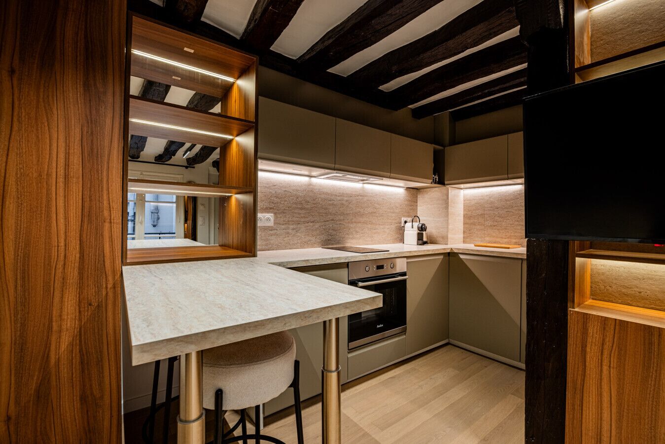 Microonde, forno, piano cottura, lavastoviglie