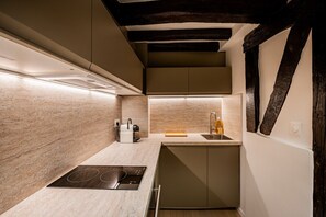 電子レンジ、オーブン、コンロ、食器洗い機