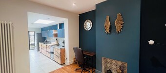 Westmeads wings. 5 minutes walk to the harbour and close to town and beach