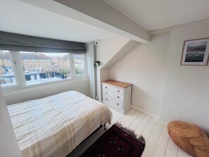 2 makuuhuonetta, silitysrauta/-lauta, Wi-Fi