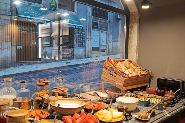 Daily buffet breakfast (EUR 15 per person)