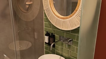 Classic Suite, City View | Bathroom | Shower, hair dryer, towels, soap