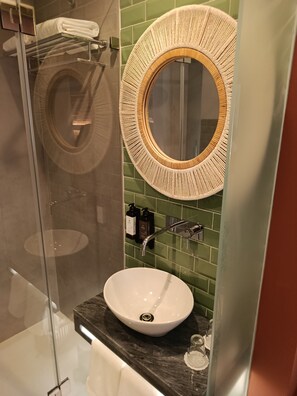 Classic Suite, City View | Bathroom | Shower, hair dryer, towels, soap
