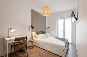 2 dormitoris, escriptori, planxa i posts de planxar i wifi gratuïta 