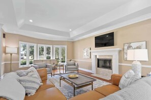 Smart TV, ping pong, books, offices