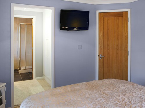 2 bedroom accommodation in Auchterarder, near Gleneagles